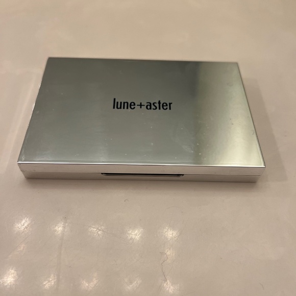 LUNE + ASTER RealGlow Face & Eye Palette - Picture 2 of 4